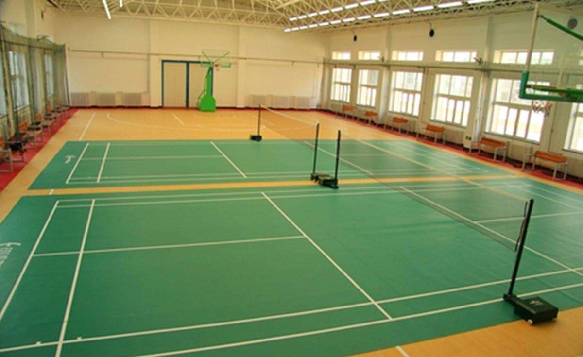 室内球场地坪，篮球场地面什么材料好，室内篮球场地面做法